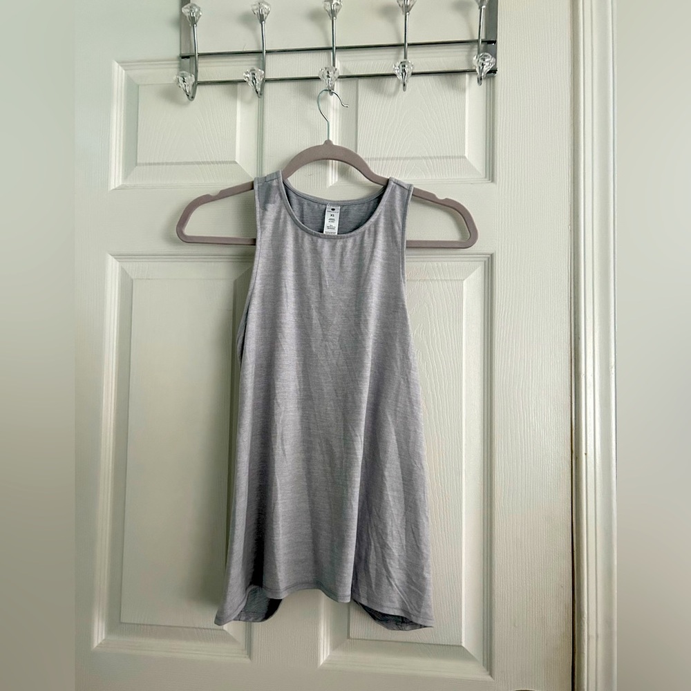 Yogalicious grey Women’s workout tank size xs
